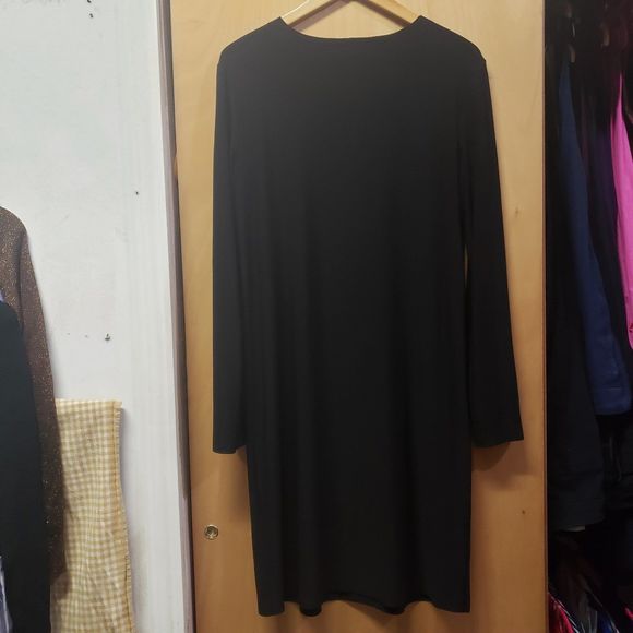 Norma Kamali black Shift Pullover Dress with crew neck- size Small - Picture 2 of 3